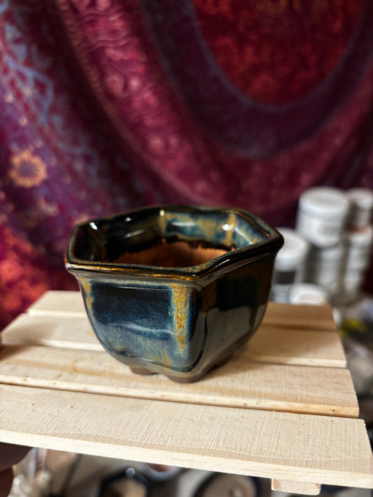 Hexagon Stoneware Pot
